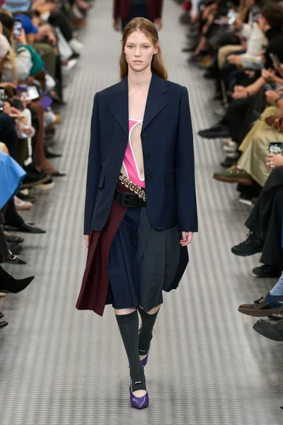 Look 19